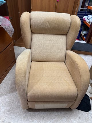 Sillón reclinable de tela beige
