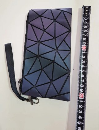 Monedero de mano geométrico