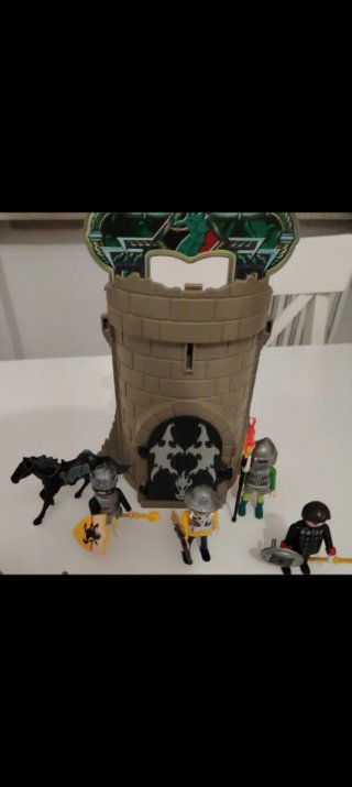 Playmobil Castello con Cavalieri e Cavallo