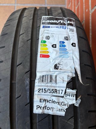 Neumático Goodyear 215/55R17 94W EfficientGrip