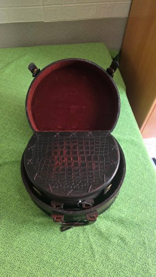 Juego Maletines Negro y Rojo