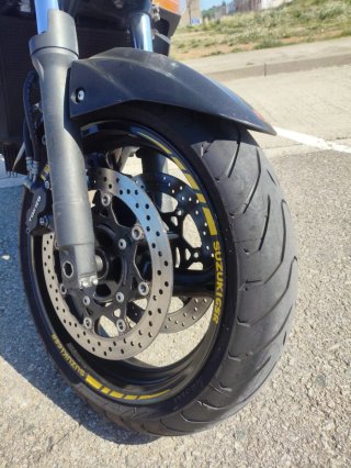Suzuki GSR 600 Negra Edición Especial