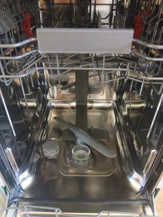 Lavavajillas whirlpool 45 cm usado en 10 ocasiones