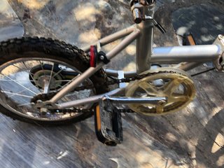 Bicicleta plegable plateada