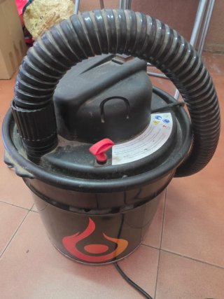 Aspirador Cubo Negro
