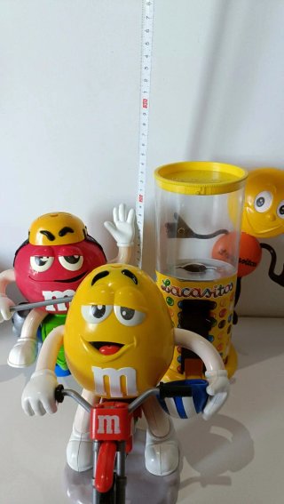 Muñecos M&M's,Lacasitos. moto,piragua,dispensador