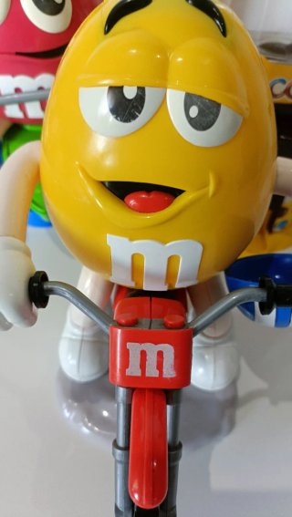 Muñecos M&M's,Lacasitos. moto,piragua,dispensador