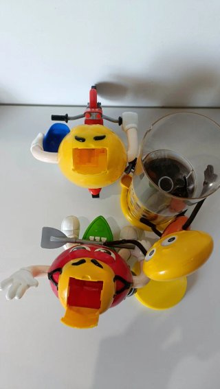Muñecos M&M's,Lacasitos. moto,piragua,dispensador