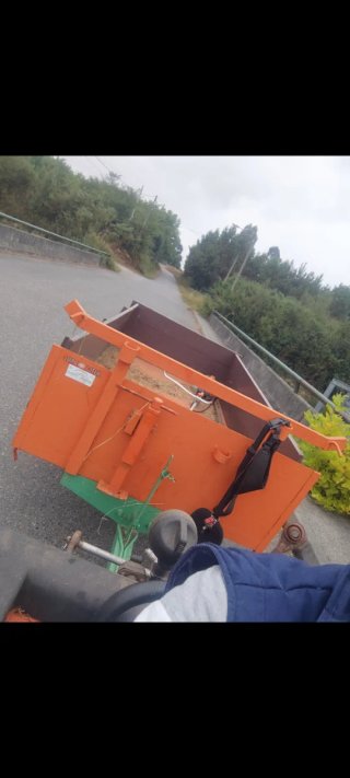 Conjunto Remolque y desbrozadora para tractor