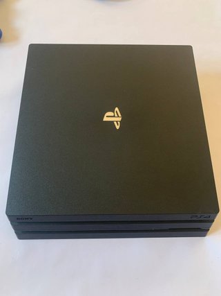PlayStation 4 Pro 1TB Firmware 11.00 + Controller