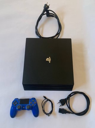 PlayStation 4 Pro 1TB Firmware 11.00 + Controller