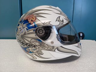 Casco de moto Shark.