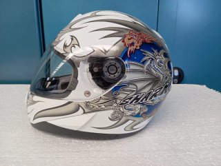 Casco de moto Shark.