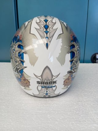 Casco de moto Shark.