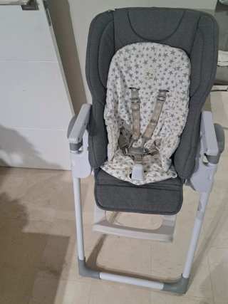 Trona Jane Milá prácticamente nueva y en su caja.