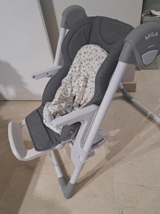 Trona Jane Milá prácticamente nueva y en su caja.