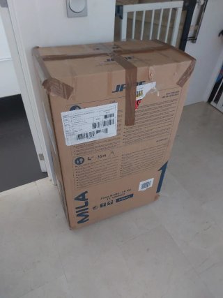 Trona Jane Milá prácticamente nueva y en su caja.