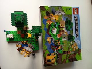 Minecraft lego the bee farm