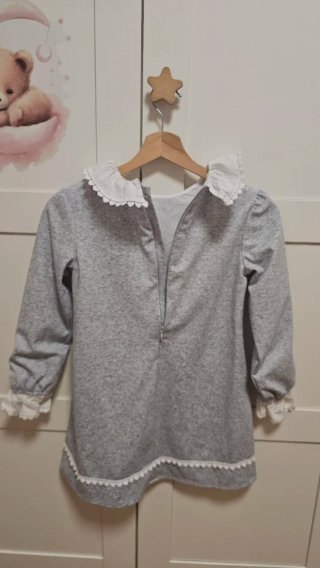 Vestido niña Dadati gris con cuello blanco