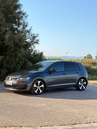 Volkswagen Golf 2014