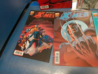 ASTONISHING X MEN VOL 1 completa (1 al 12) y VOL 2  1 al 9, faltan 4 números