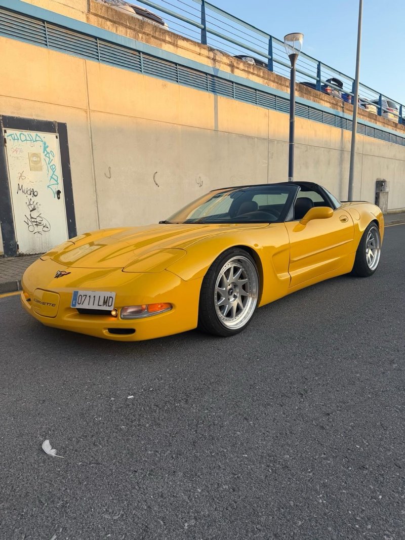 Chevrolet Corvette 2000 - foto 1