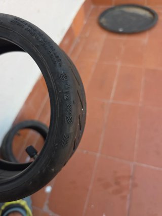 Neumático y cámara patinete