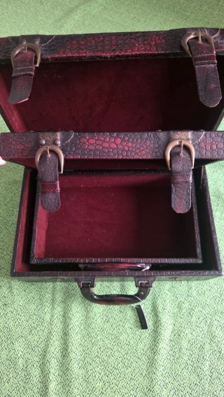 Juego de maletines negro y rojo