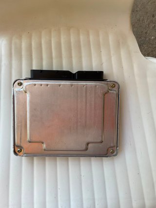 Centralita ECU Audi 2.5 TDI V6 AKE Bosch