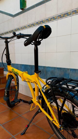 Bicicleta Moma color groc. Edició especial Ricola.