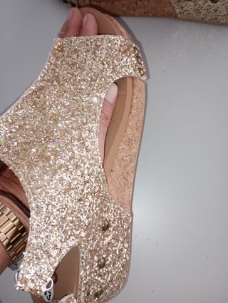 Sandalias cuña doradas purpurina talla 42 nuevas.