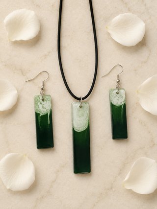 Conjunto Pendientes y Colgante Negro/Dorado