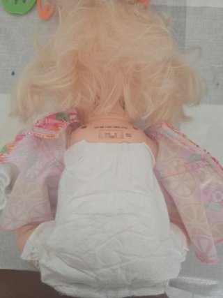 Muñeca Baby Alive con accesorios. Sarita comiditas