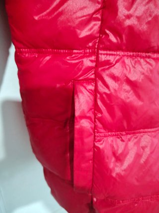 Plumífero reversible negro y rojo