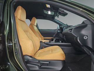 Lexus UX 2.0 300h UX Plus