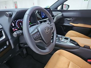 Lexus UX 2.0 300h UX Plus