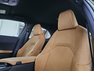 Lexus UX 2.0 300h UX Plus