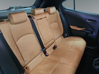 Lexus UX 2.0 300h UX Plus
