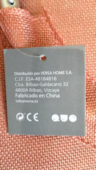 Cesto para la colada rosa con asas