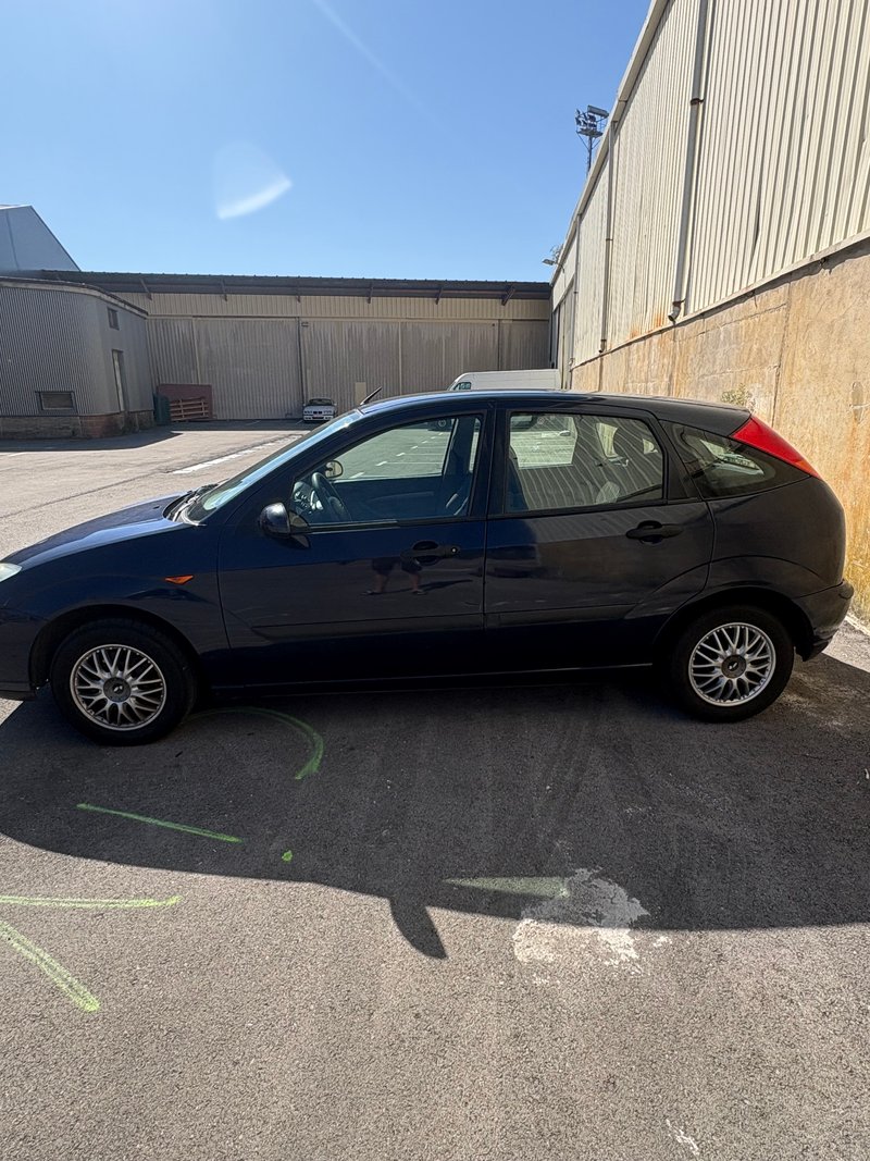 Ford Focus 2002 - foto 1