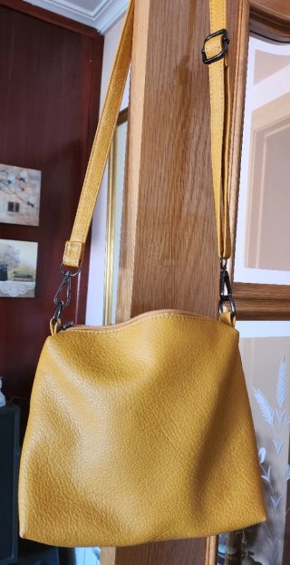Set 2 Bolsos color mostaza. Polipiel "blandita".
