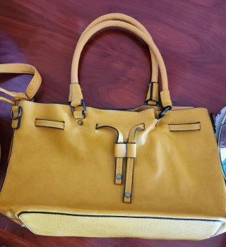 Set 2 Bolsos color mostaza. Polipiel "blandita".
