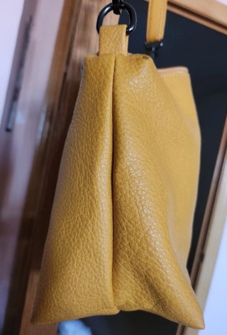 Set 2 Bolsos color mostaza. Polipiel "blandita".