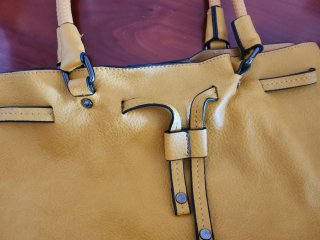 Set 2 Bolsos color mostaza. Polipiel "blandita".