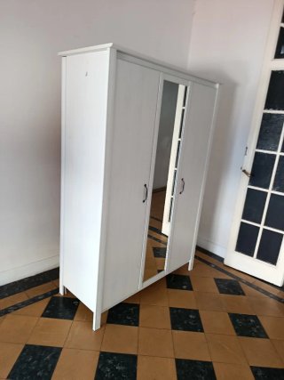 Armario blanco 3 puertas con espejo