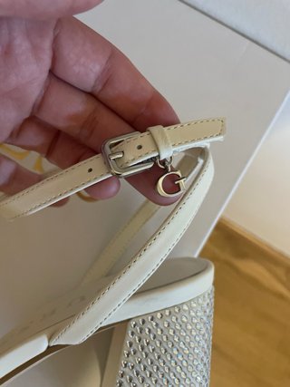 Sandalias Guess Blancas Cuero