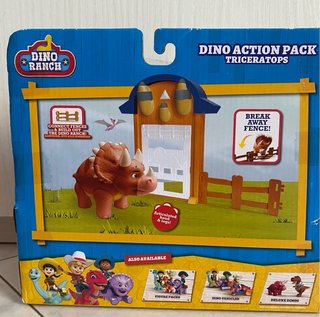 Dino Ranch Triceratops Action Pack