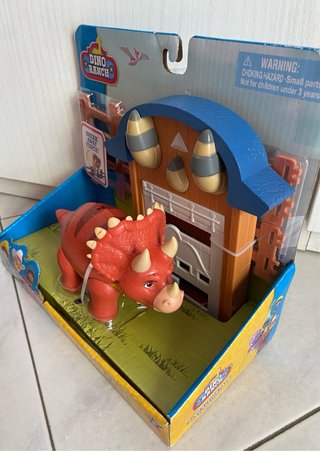 Dino Ranch Triceratops Action Pack