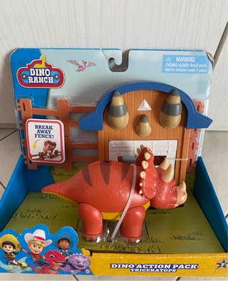 Dino Ranch Triceratops Action Pack