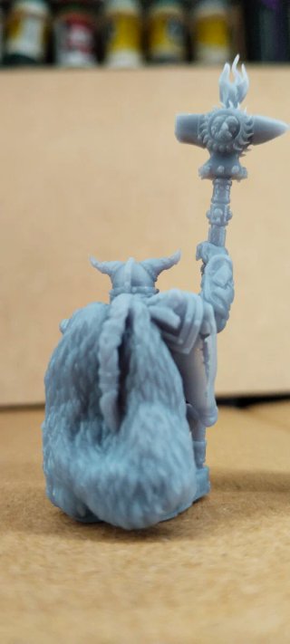 Pack 3 Héroes Herreros Rúnicos + Estandarte